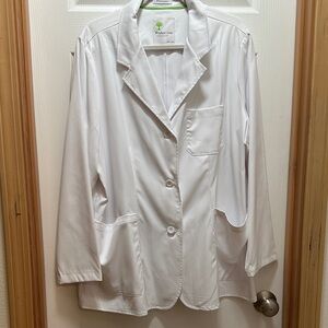 The Minimalist White Button-Up Nurse Jacket by Healing Hands
